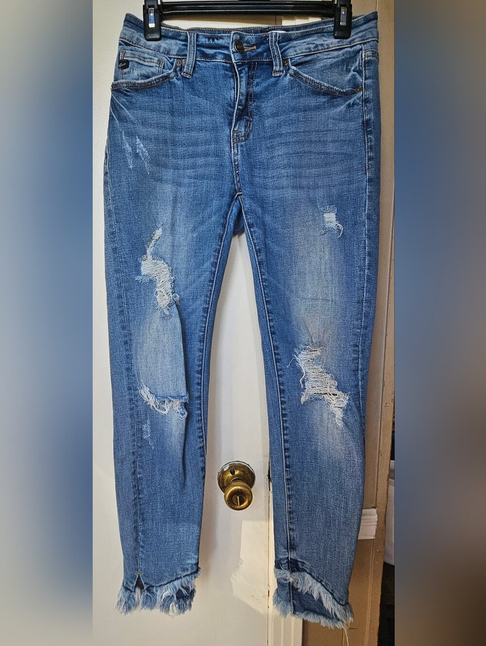Size 7/27 KanCan High Rise Ripped Skinny Jeans With Frayed Hem Medium Blue